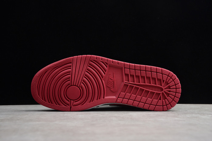 air jordan 1 mid bred toe  554724-066