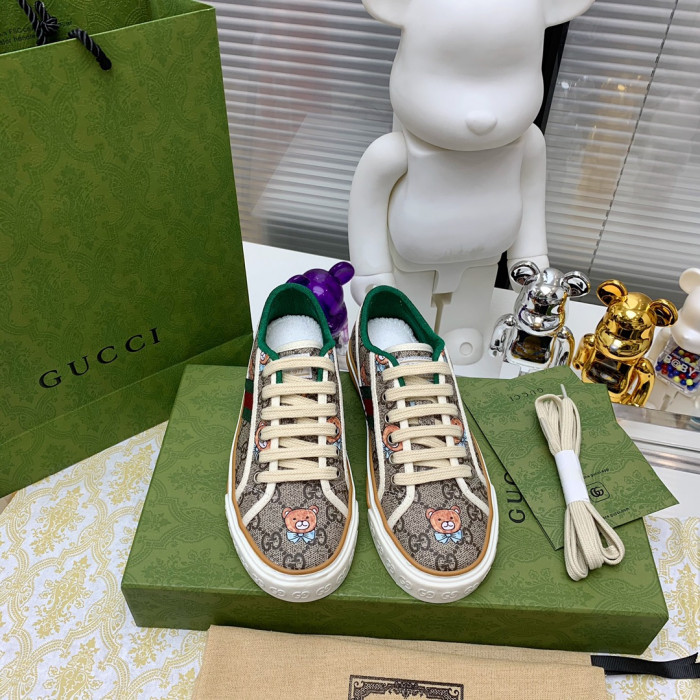 G*u*i sneaker
