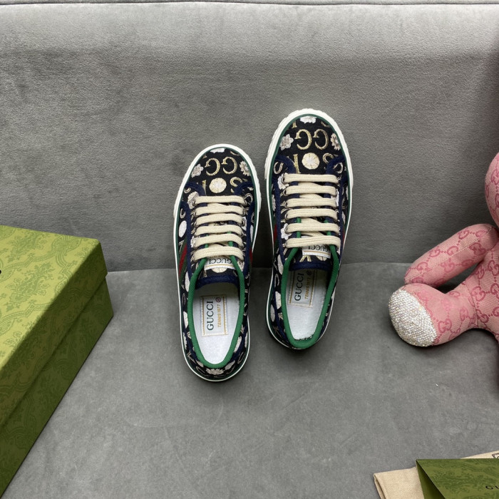 G*u*i sneaker