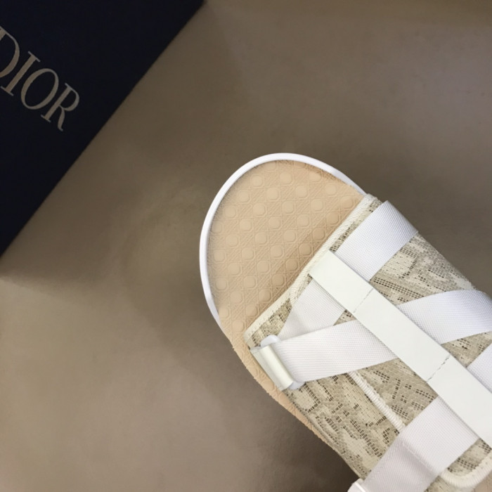 d10r sandals