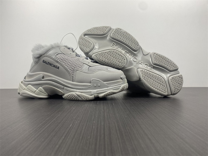 blcg sneaker triple.s.