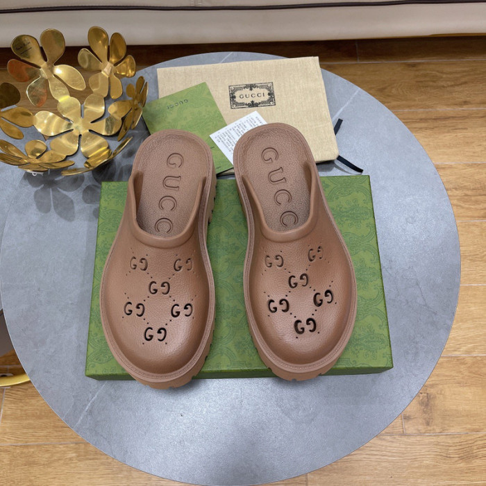 G*u*i slippers