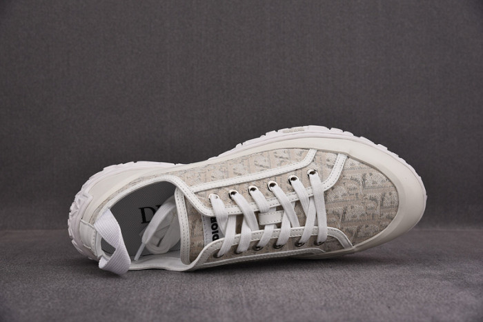 d10r b28  oblique low top sneaker
