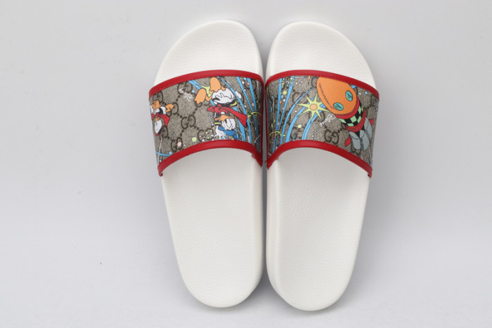 G*u*i slippers