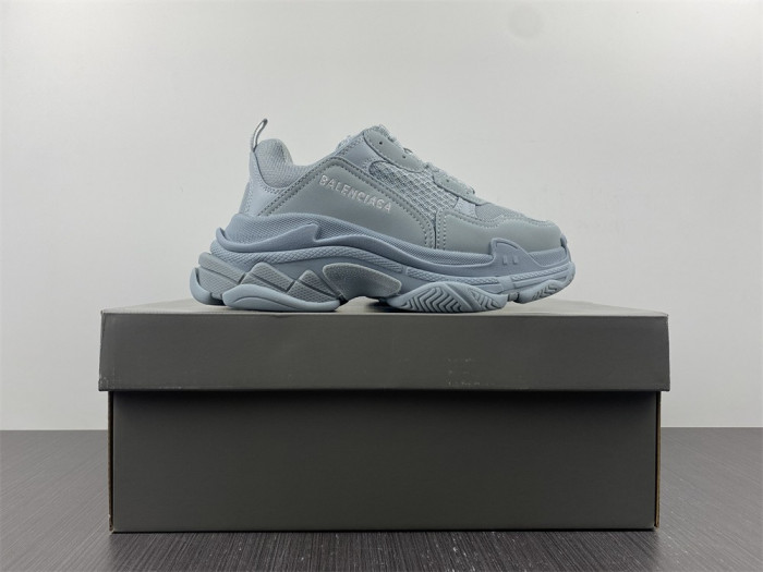 blcg sneaker triple.s. 524039 w2fw1 4700