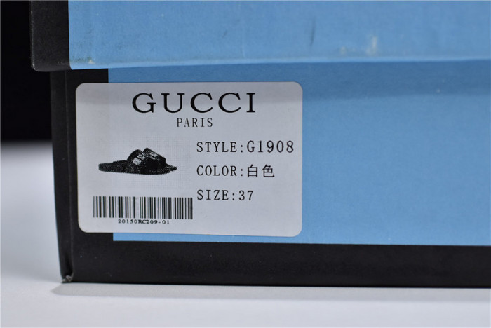G*u*i slippers
