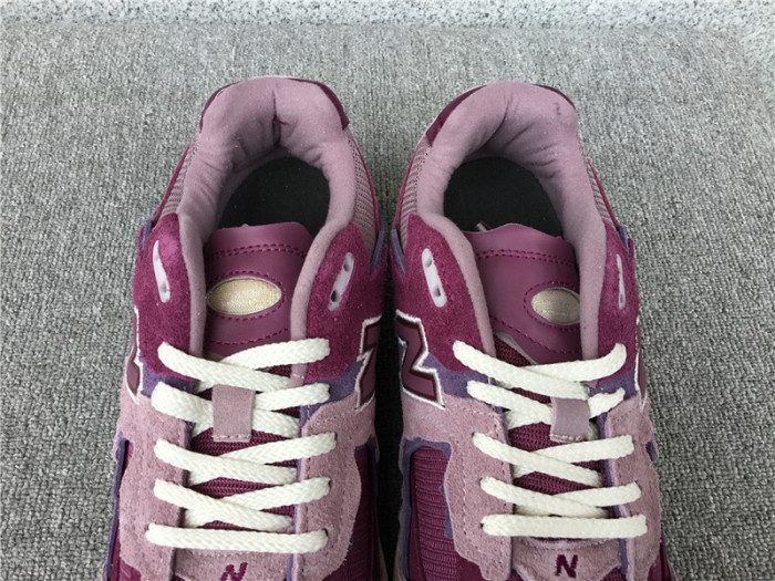 new balance 2002r 