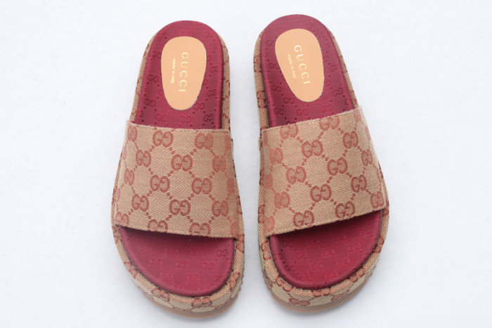G*u*i slippers