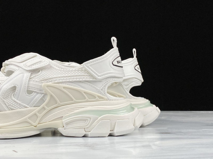 blcg track sandal white (w) 617543w2cc19000