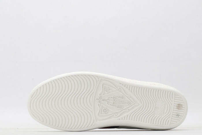 G*u*i ace embroidered low-top sneaker 611377d0pe09064