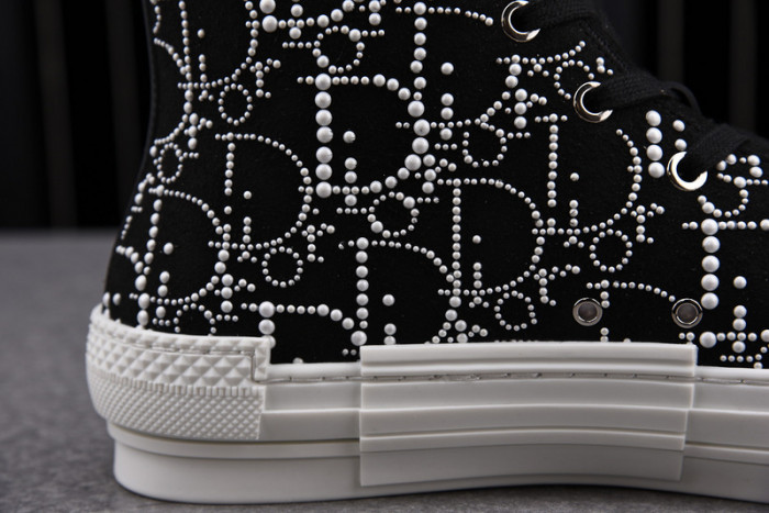 d10r b23 oblique high top sneaker