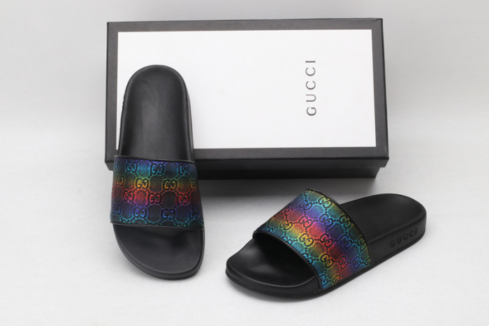 G*u*i slippers