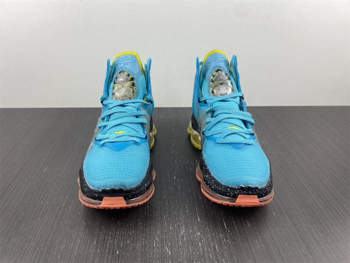 nike lebron 19 christmas - dc9338-400