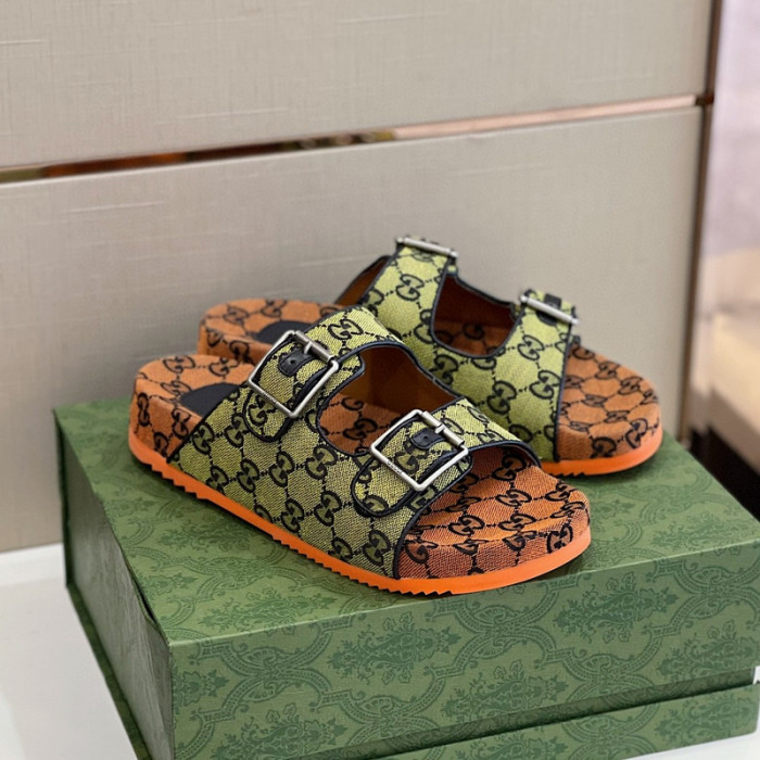 G*u*i slippers
