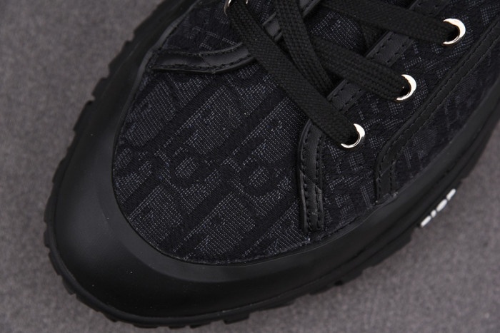 d10r b28  oblique high top sneaker