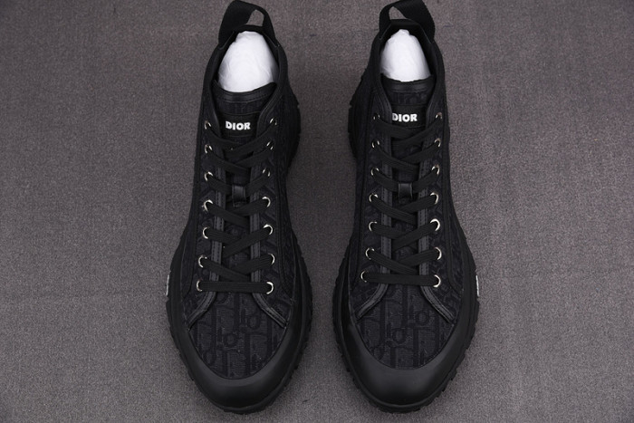 d10r b28  oblique high top sneaker