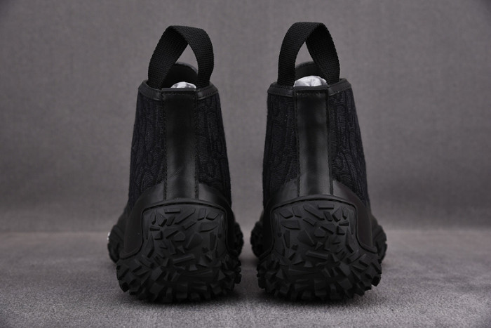 d10r b28  oblique high top sneaker