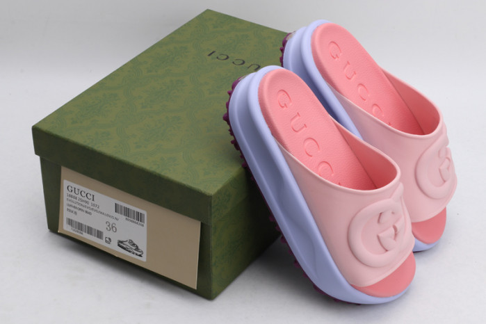 G*u*i slippers
