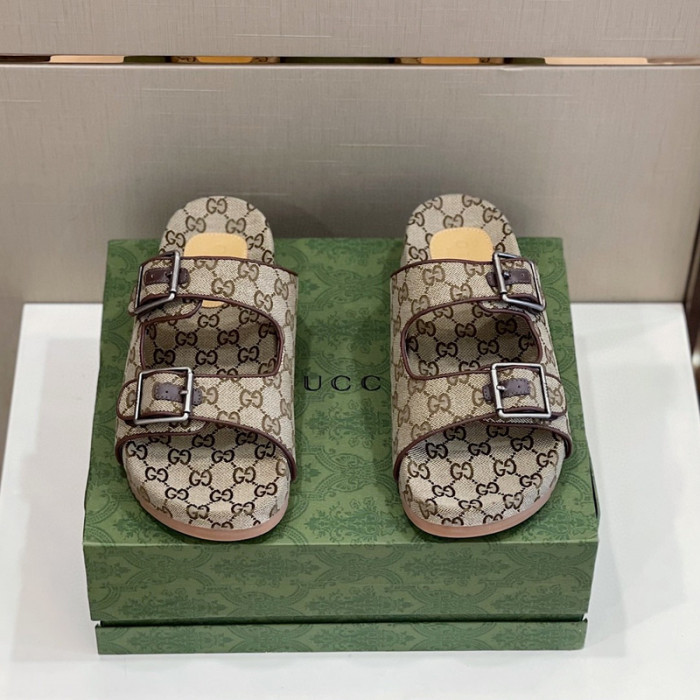 G*u*i slippers