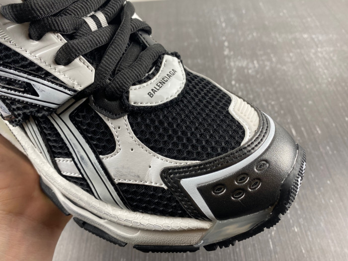Ba*len*cia*ga -runner