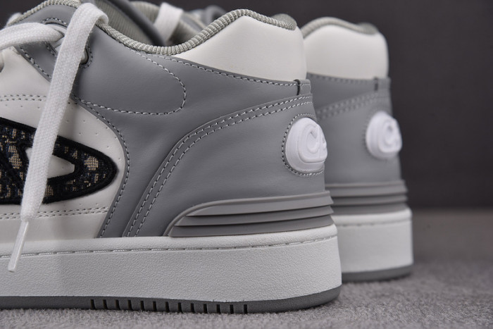d10r b57 sneaker