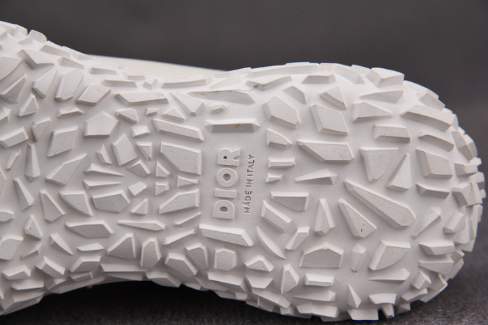 d10r b28  oblique high top sneaker