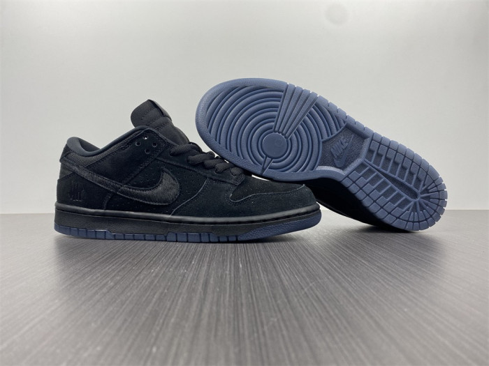 undefeated x dunk low 
