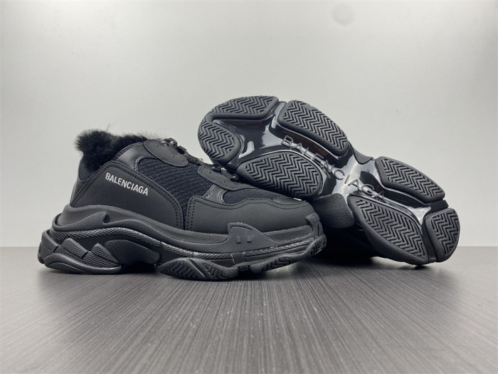 blcg sneaker triple.s.