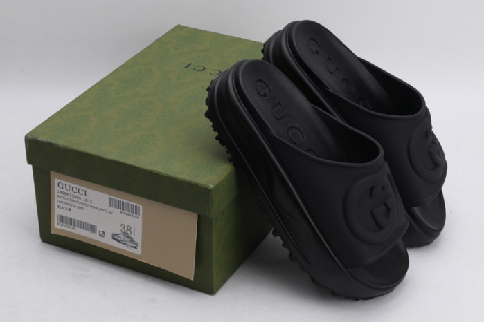 G*u*i slippers