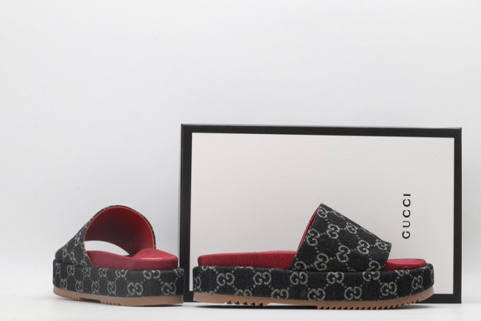 G*u*i slippers