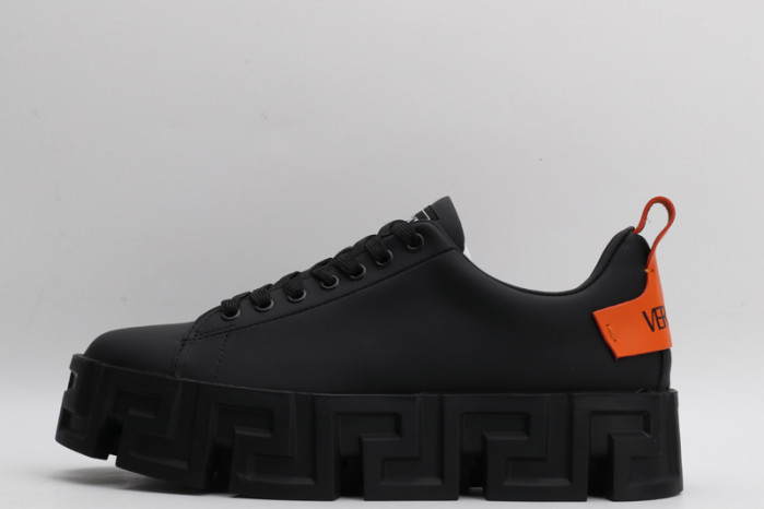 vers sneakers
