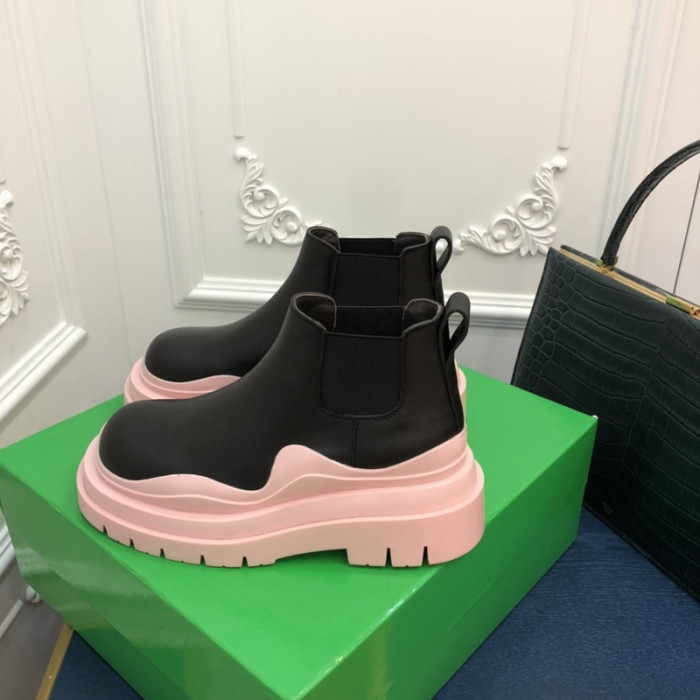 Bo*te*ga ve*ne*ta boots