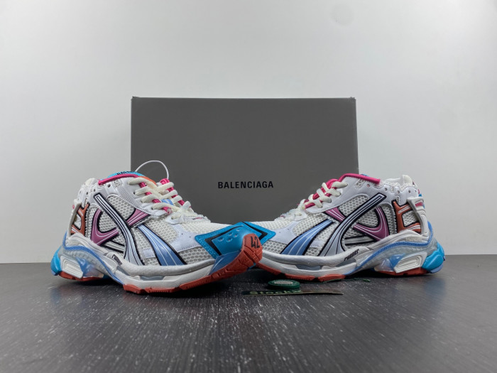 Ba*len*cia*ga -runner