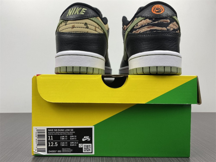dunk low se 